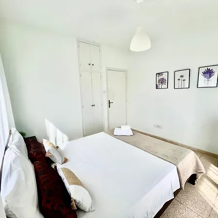 Apt On The Street Of Bars&nightclubs In 11 * Ayia Napa