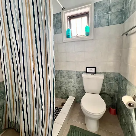Appartamento Apt On The Street Of Bars&nightclubs In 11 *