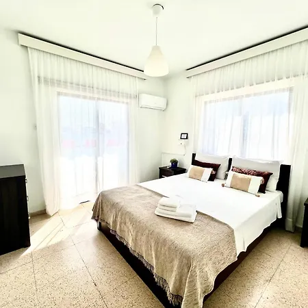 Apt On The Street Of Bars&nightclubs In 11 * Ayia Napa