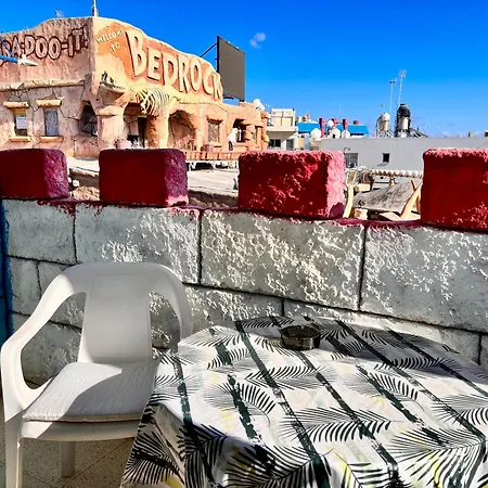 Apt On The Street Of Bars&nightclubs In 11 Appartamento *