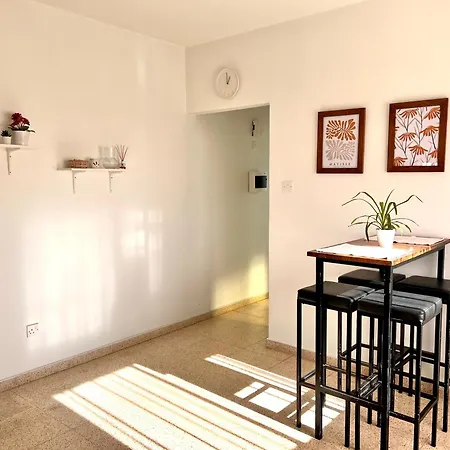 Apt On The Street Of Bars&nightclubs In 11 Appartamento Ayia Napa